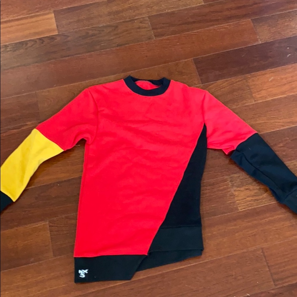 nx3 mismatched sleeve cut our elbow sweatshirt